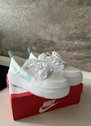 Кроссовки nike