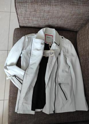 Новая кожаная куртка косуха pepe jeans london 100% кожа нюанс м белая (есть s)3 фото