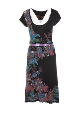 Летнее черное платье миди с разноцветным цветочным орнаментом desigual