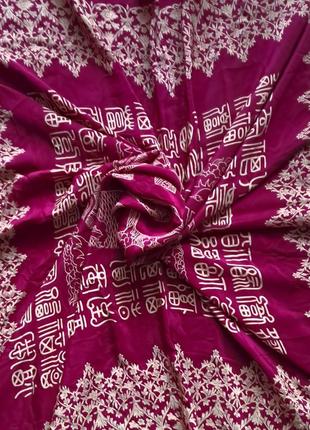 Винтажный шёлковый платок 105х110 , шов роуль5 фото
