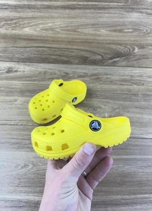 Босоножки crocs