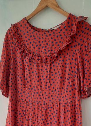 Довга сукня ярусна у квітковий принт1 фото