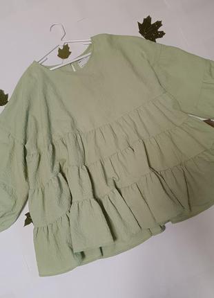 Блуза з об'ємними рукавами