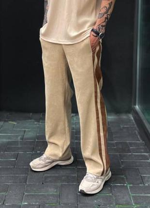 Стильні штани з мікровельвету вільного крою бежеві з коричневим без манжетів