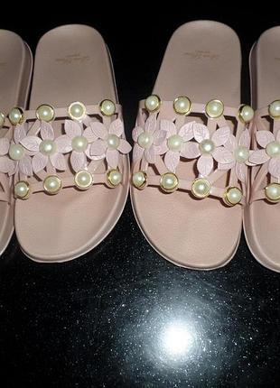 Шлепки шлепанцы новые