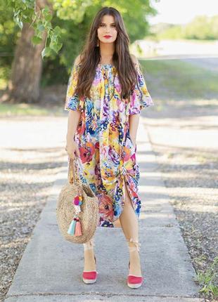 Яркое платье оверсайз