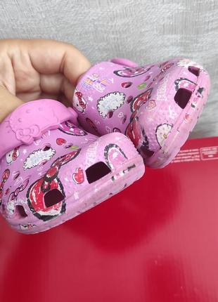 Кроксы, аквашузы crocs, фирменные hello kitty, тапочки, шлепки пена, оригинал3 фото