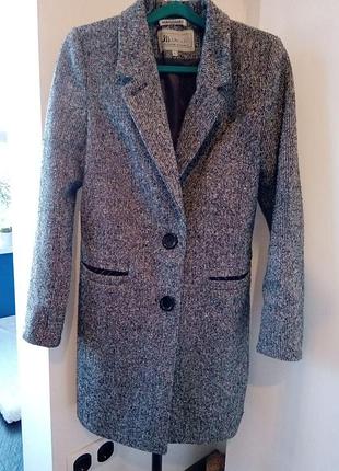 Твидовое пальто