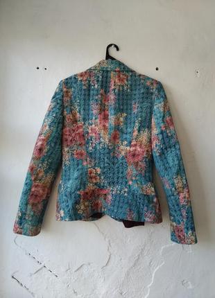 Женский ретро пиджак в гусиную лапку и цветочным принтом5 фото