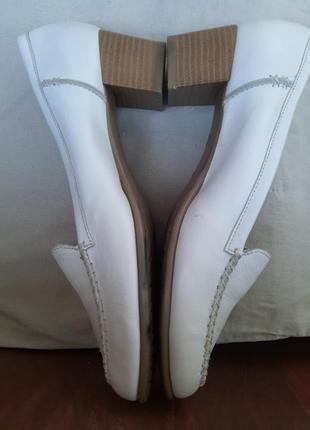 Женские белые кожаные  летние туфли, на среднюю или широкую полную ногу.6 фото