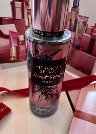 Victoria's secret velvet petals noir fragrance mist