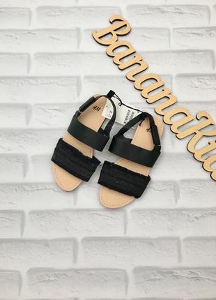 Босоніжки для дівчинки фірми h&m