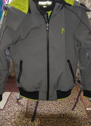 Куртка нова