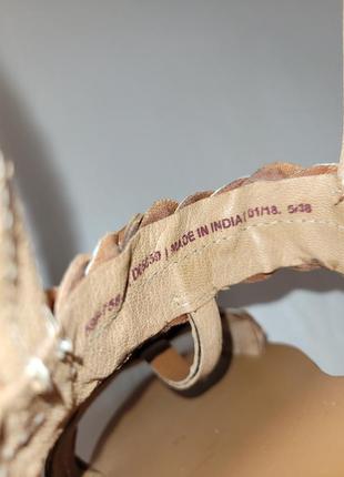 Стильні золотисті босоніжки, плетіння