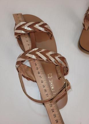 Стильні золотисті босоніжки, плетіння