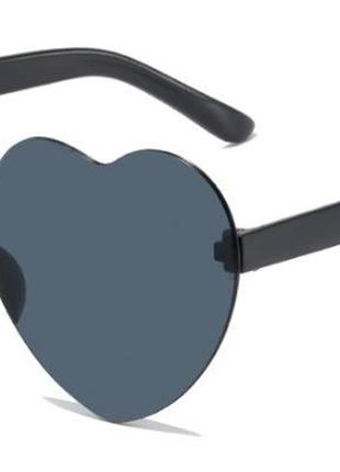 Женские солнцезащитные очки в виде сердца