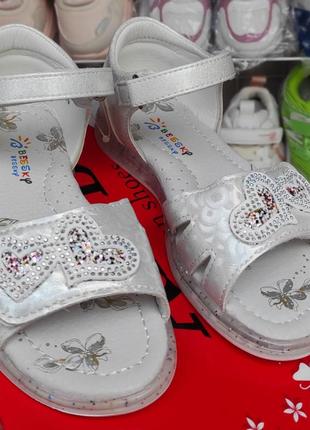 Босоножки сандалии для девочки белые с пяткой5 фото