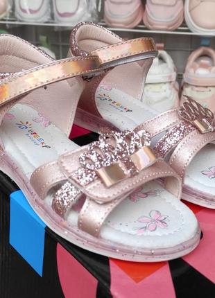Розовые босоножки сандалии для девочки с пяткой4 фото