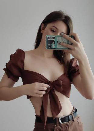 Шоколадная блуза на завязке