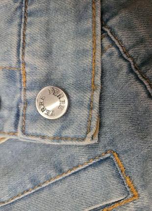 Женская джинсовая жилетка gianfranco ferre оригинал6 фото