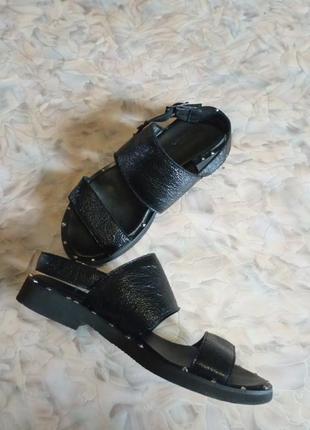 Босоножки