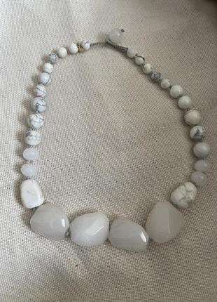Ожерелье из натурального камня