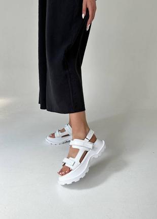 Стильные белые женские босоножки/сандали на толстой тракторной подошве кожаные/кожа - женская обувь4 фото