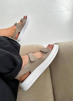 Стильные бежевые женские босоножки/сандали на липучках кожаные/кожа - женская обувь на лето1 фото