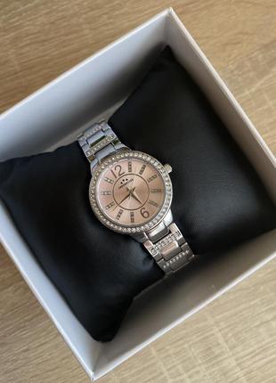 Жіночий годинник chronostar