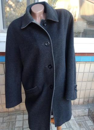 Стильное пальто-пиджак из шерсти