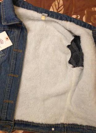 Джинсовая куртка с вязанными рукавами-размер 8-10 от- jeans fashion3 фото