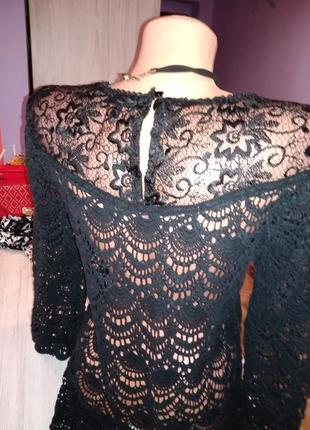 Стильная черная кружевная блузка без дефектов крутая модель.3 фото
