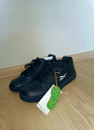 Продам кроссовки reebok vector smash unisex black