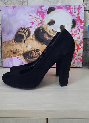 Туфлі натуральні замшеві