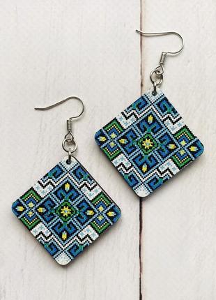 Серьги деревянные. вышивка (принт 3.3)