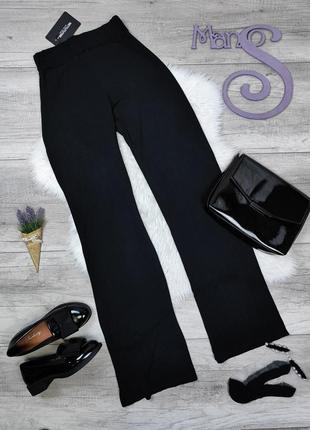 Женские стейчевые брюки pretty little thing чёрные расклешённые размер 42 xs4 фото