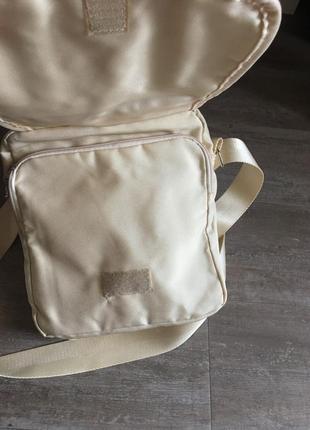Легка сумочка з 5 карманами на блискавці3 фото