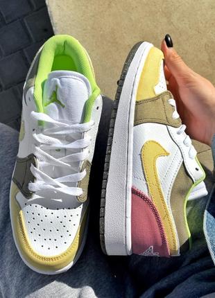 Nike air jordan 1 multicolor жіночі літо весна кросівки найк джордан білі рожеві жовті разноцветные кроссовки белые розовые желтые скидка знижка