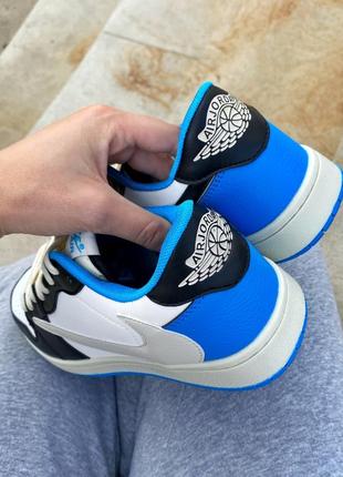 Nike air jordan 1 low travis scott blue/black/white
чоловічі жіночі кросівки блакитні білі 41 знижка скидка женские мужские кроссовки голубые белые5 фото