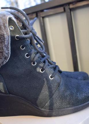 Зимові чоботи черевики ботильйони уггі угі на танкетці шкіряні3 фото