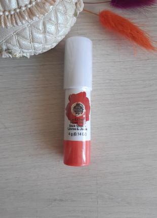 The body shop lip & cheek velvet stick, стик для губ та щік.6 фото