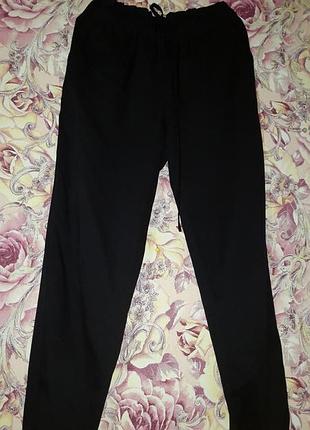 Черные брюки с завязкой на поясе