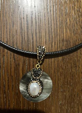 Изысканное ожерелье с жемчужиной и перламутром4 фото