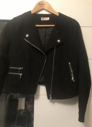 Стильна коротка легка курточка жакет