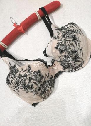 Красивый бюстгальтер, лиф фирма george бежевый вышивка