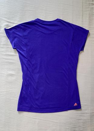 Жіноча футболка adidas climalite фіолетова спортивна зі стильним написом легка5 фото