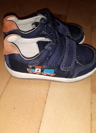Классные туфелтки clarks