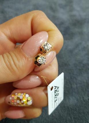 Серьги гвоздики из медицинского золота xuping