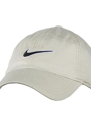 Мужская бейсболка nike swoosh wash cap бежевый misc (943091-072)