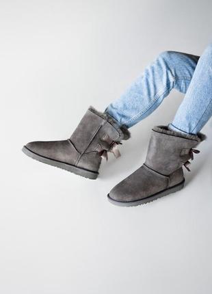 ❄️зимові жіночі уггі❄️ugg bailey bow grey, сірі шкіряні угі, чоботи зима.2 фото